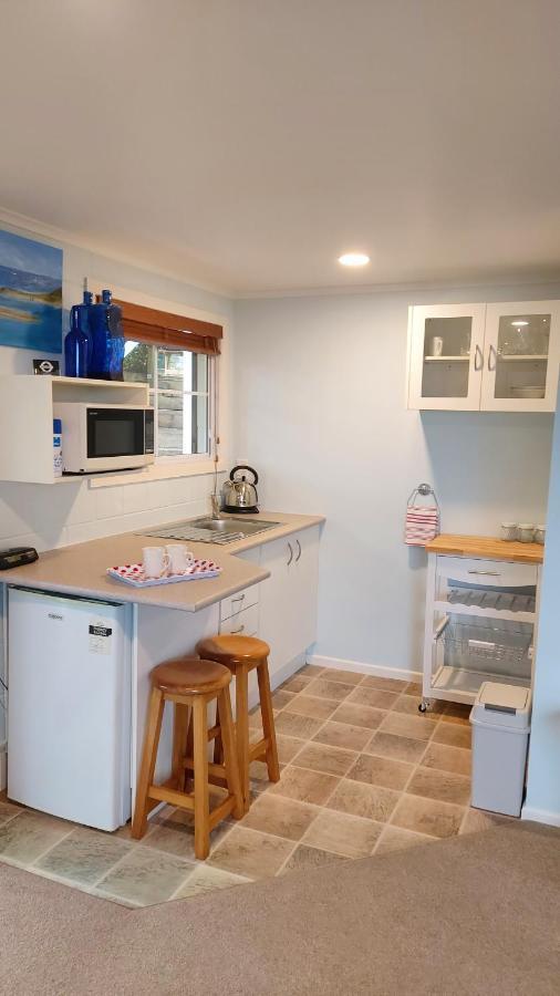 Pohutukawa Cottage Russell Extérieur photo